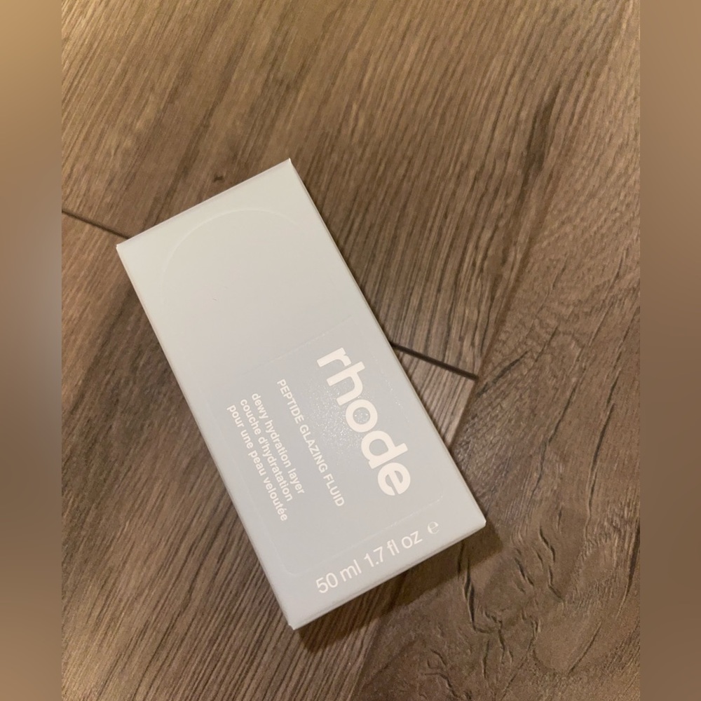 NEW Rhode Skin Peptide Glazing Fluid